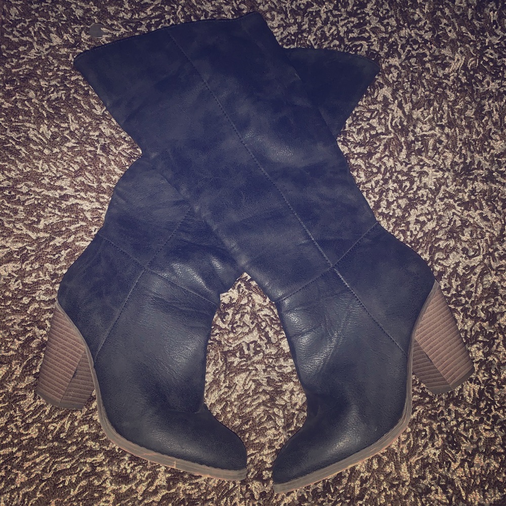 Super cute heeled boots!